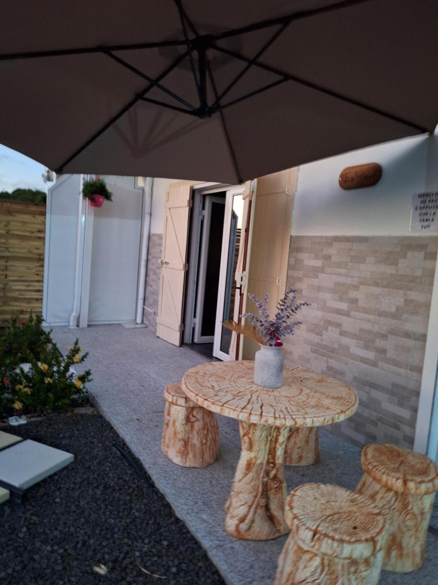L'Eden De Josephine Apartment Le Moule Exterior photo